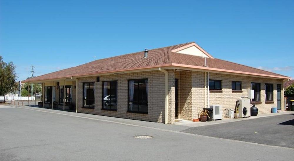 אולברסטון Seasonal South Motel & Function Centre מראה חיצוני תמונה